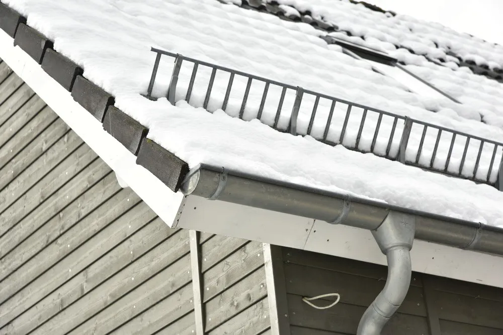 Решетчатые снегозадержатели на крышу